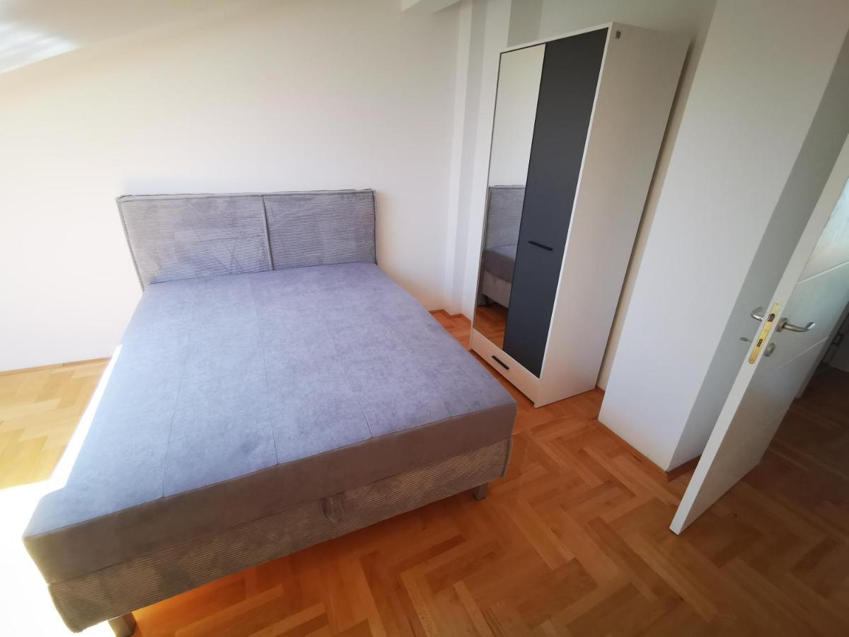 Riviera Apartments Ni Exteriör bild