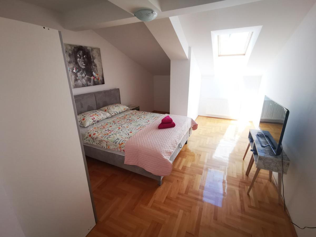 Riviera Apartments Ni Exteriör bild