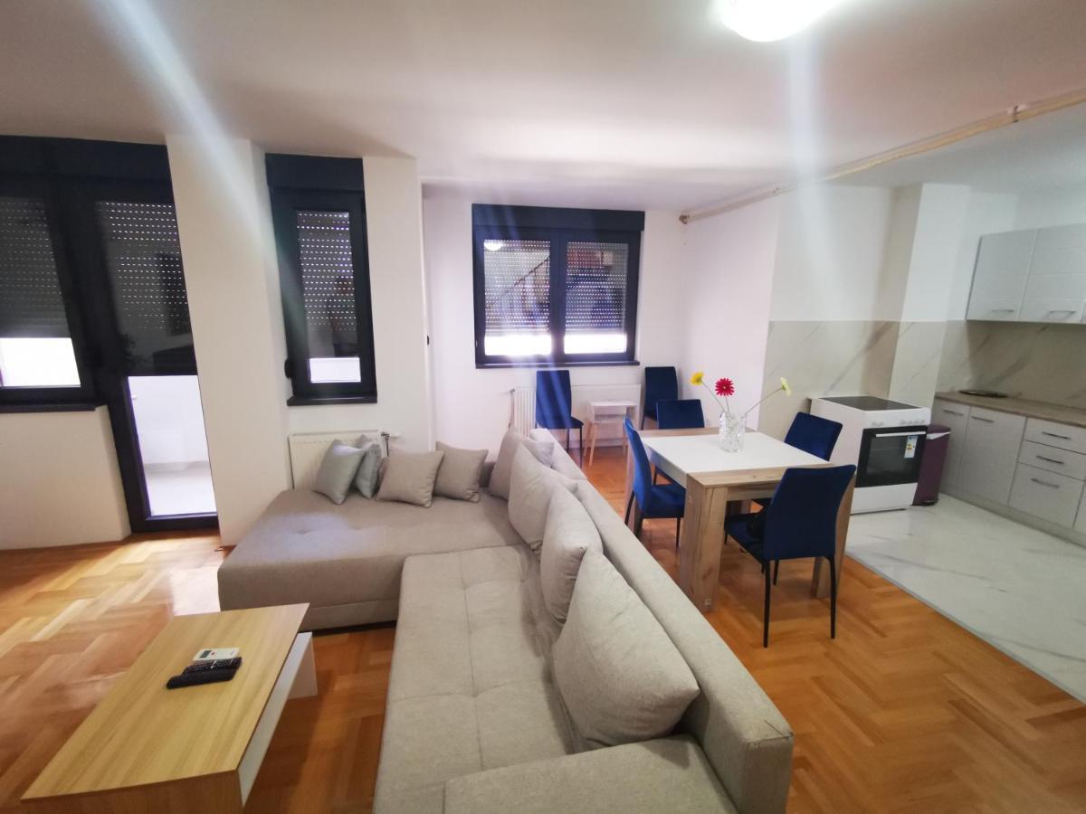 Riviera Apartments Ni Exteriör bild